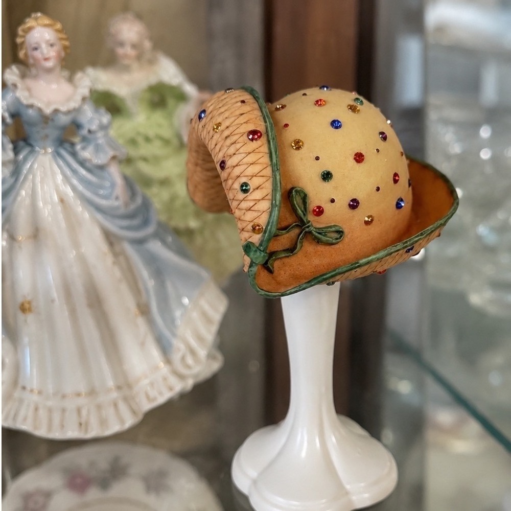 Willow‎ Hall Sweet Sparkle Miniature Hat Figurine Rhinestone Hand Painted 85-07